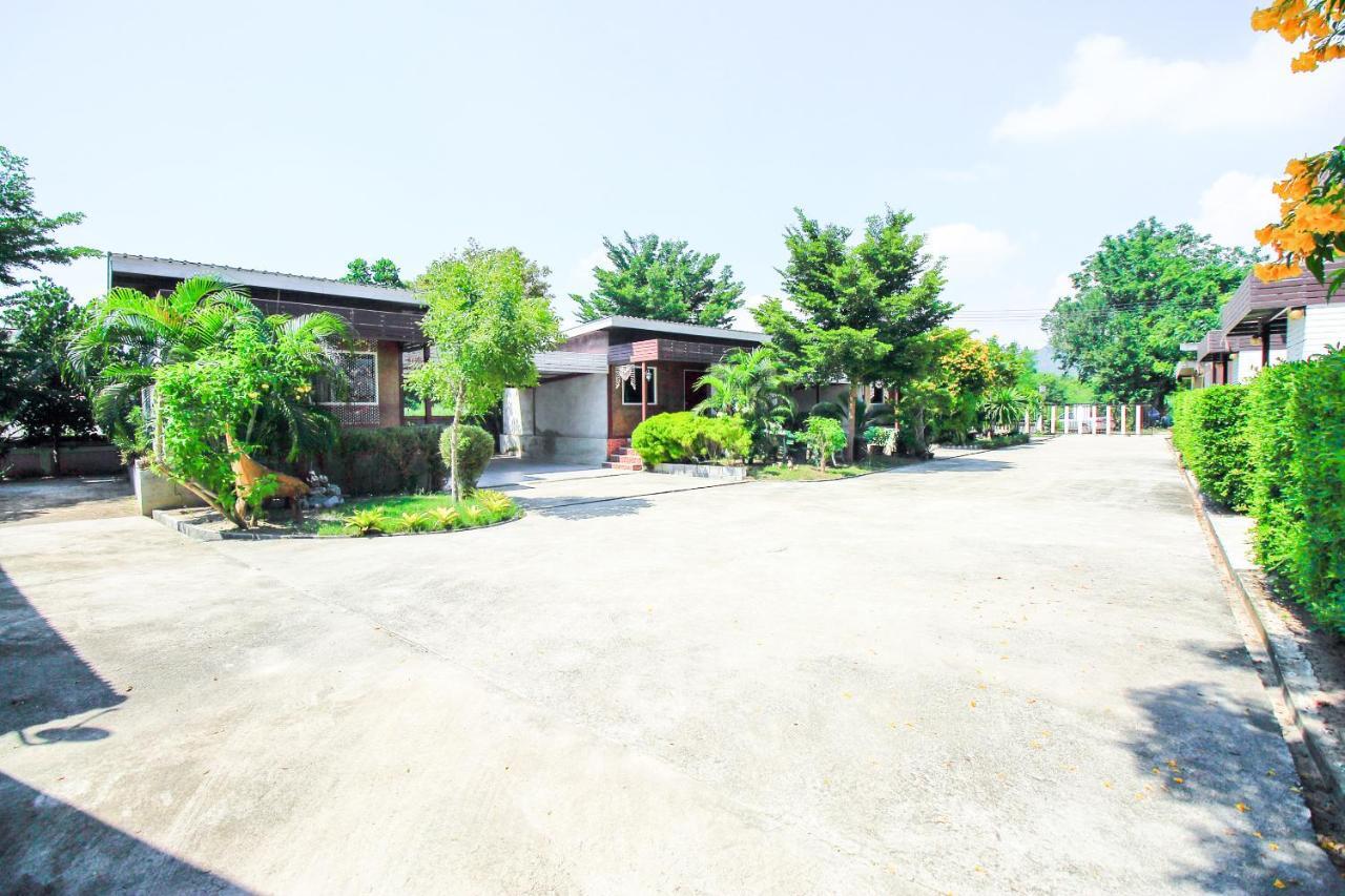 Oyo 354 Ton Hom Resort & Villa HHQ Exterior foto